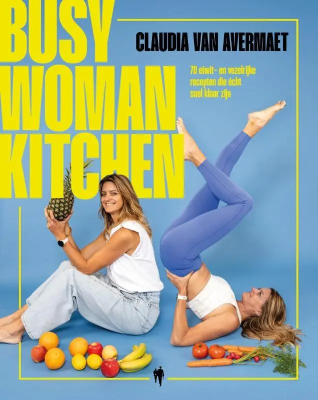 Cover van Busy woman kitchen